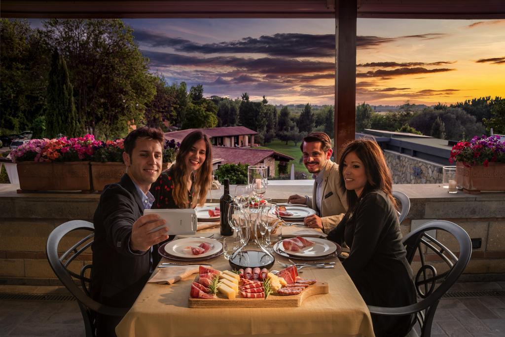 Villa Hotel Valle Del Marta Resort Tarquinia Exteriör bild